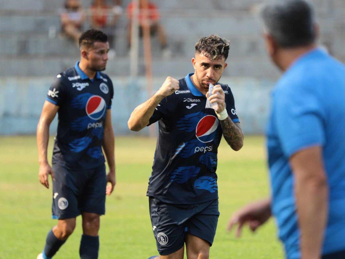 Auzmendi marcó de cabeza el gol que está condenando al descenso al Vida.