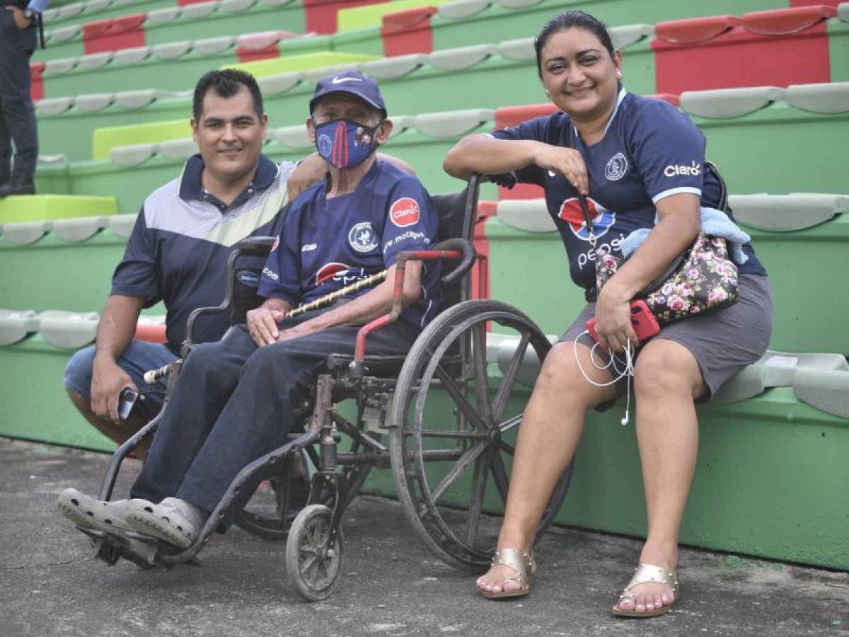 No vidente cumple su sueño: Don Santos asiste al estadio por primera vez a sus 76 años