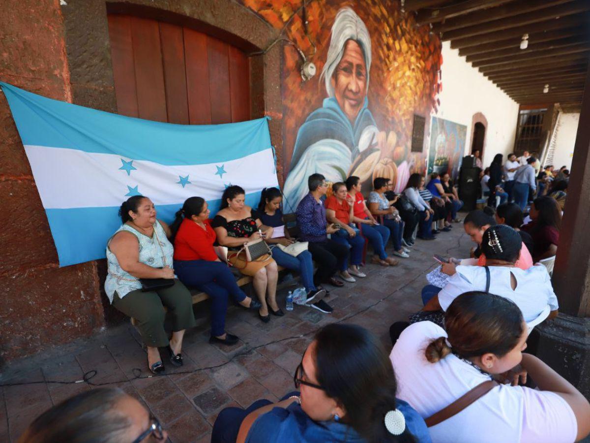 Maestros de Pespire, Choluteca, en protestas por destitución de director municipal