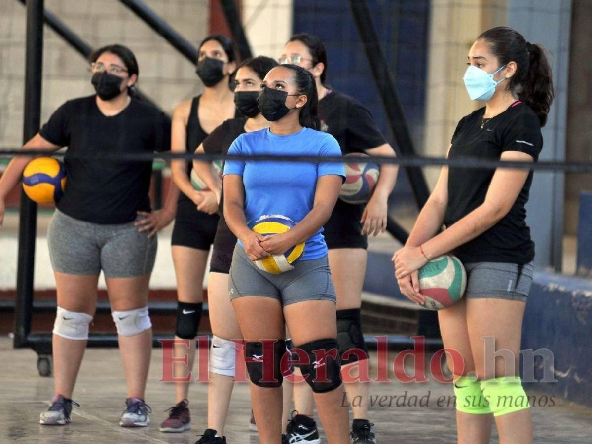 Actualmente Fénix solo tiene equipo profesional de mujeres, pero en su academia se enseña a ambos géneros.