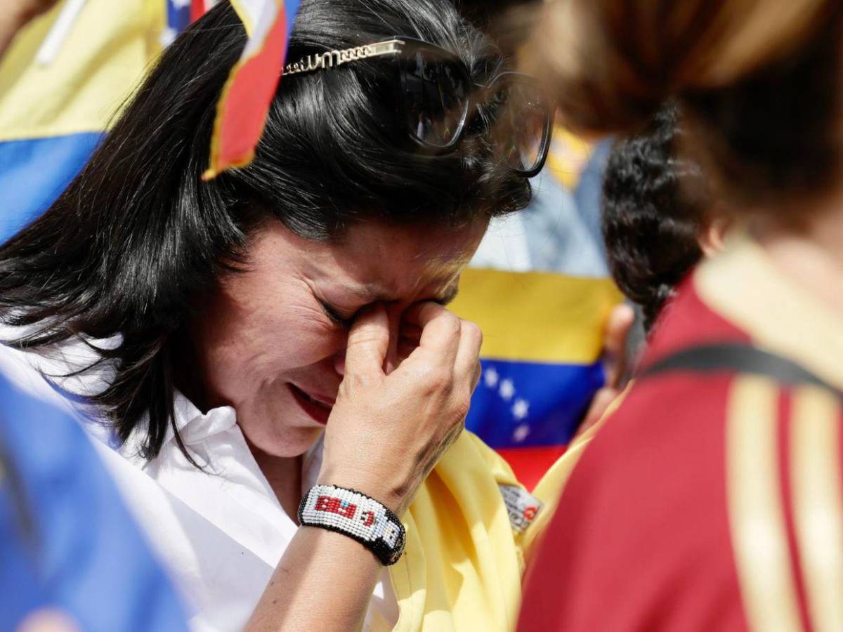 Del mundo a Caracas, protestas presionan régimen de Maduro a un día de toma de posesión