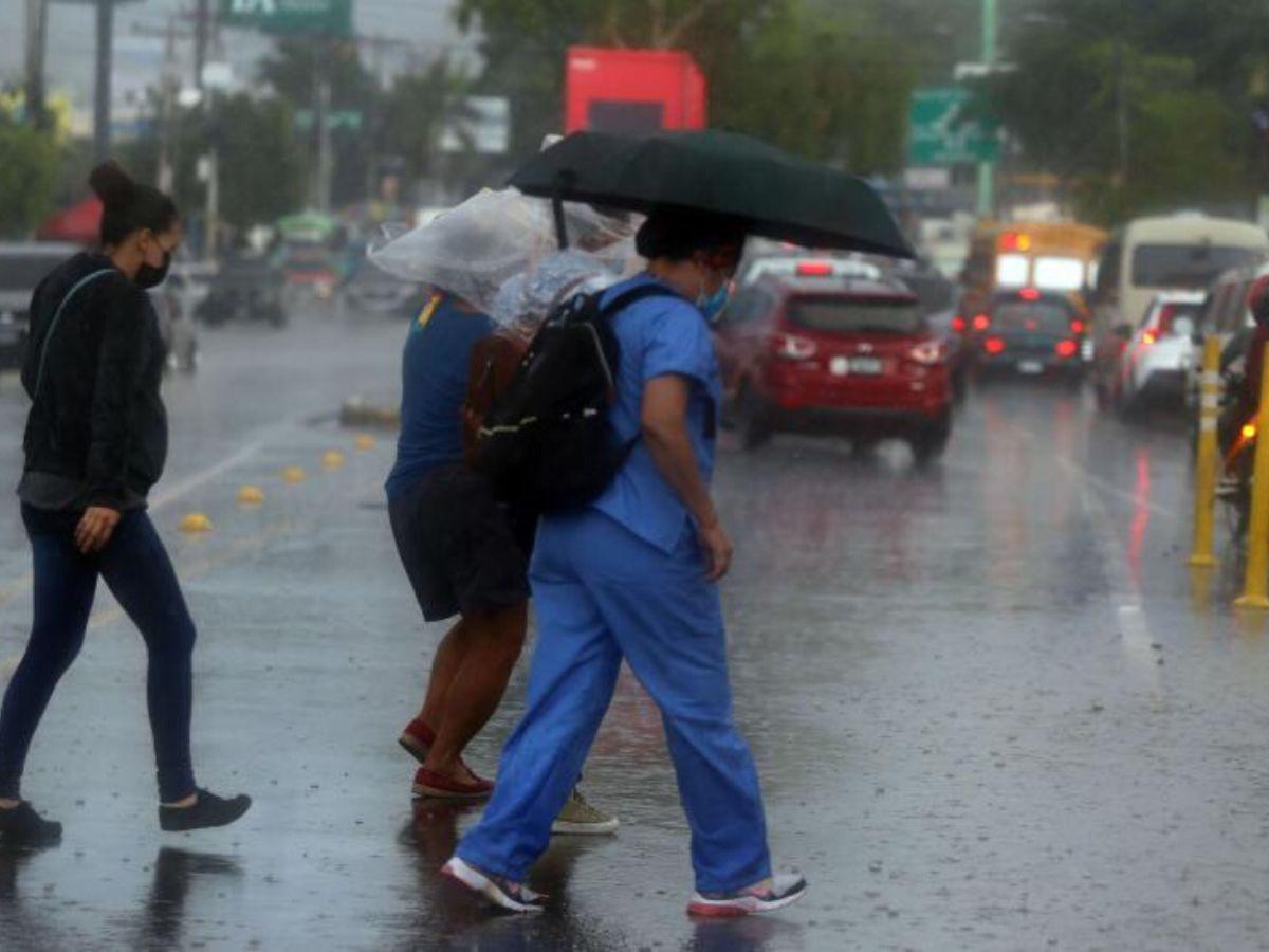 Lluvias y chubascos se esperan para este sábado en varias zonas de Honduras