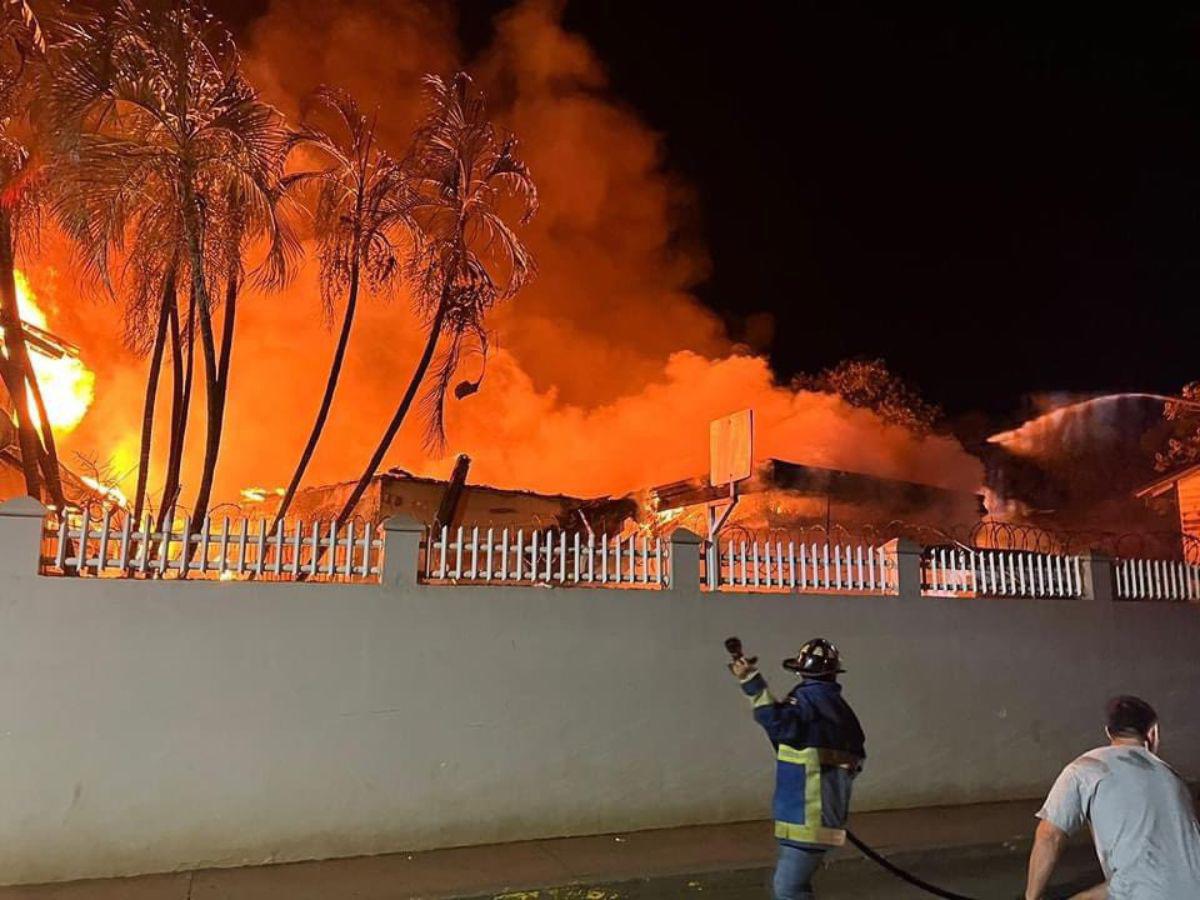 Políticos reaccionan a incendio en Hospital de Roatán y urgen aprobar licitación