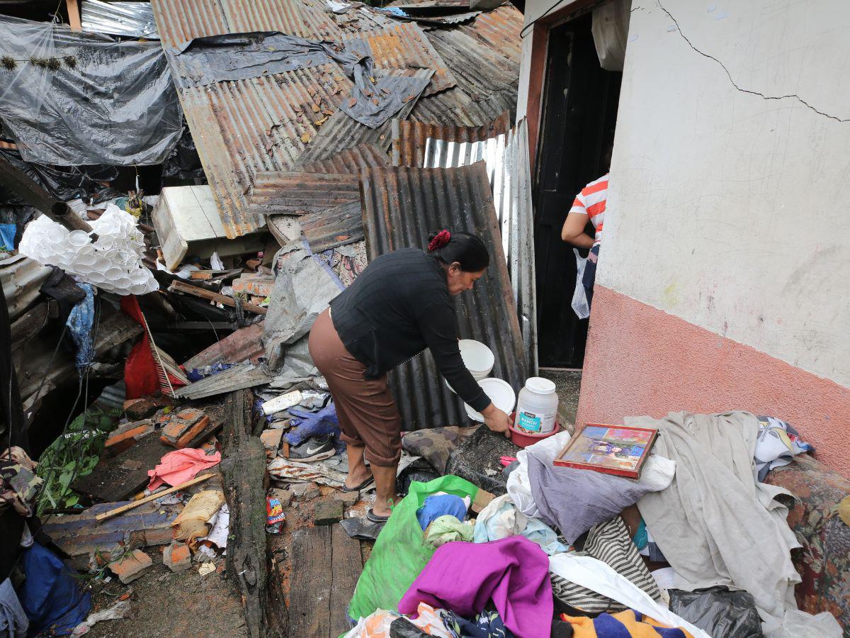 Lluvias por tropical Sara provocan deslizamientos colonia La Peña de la capital