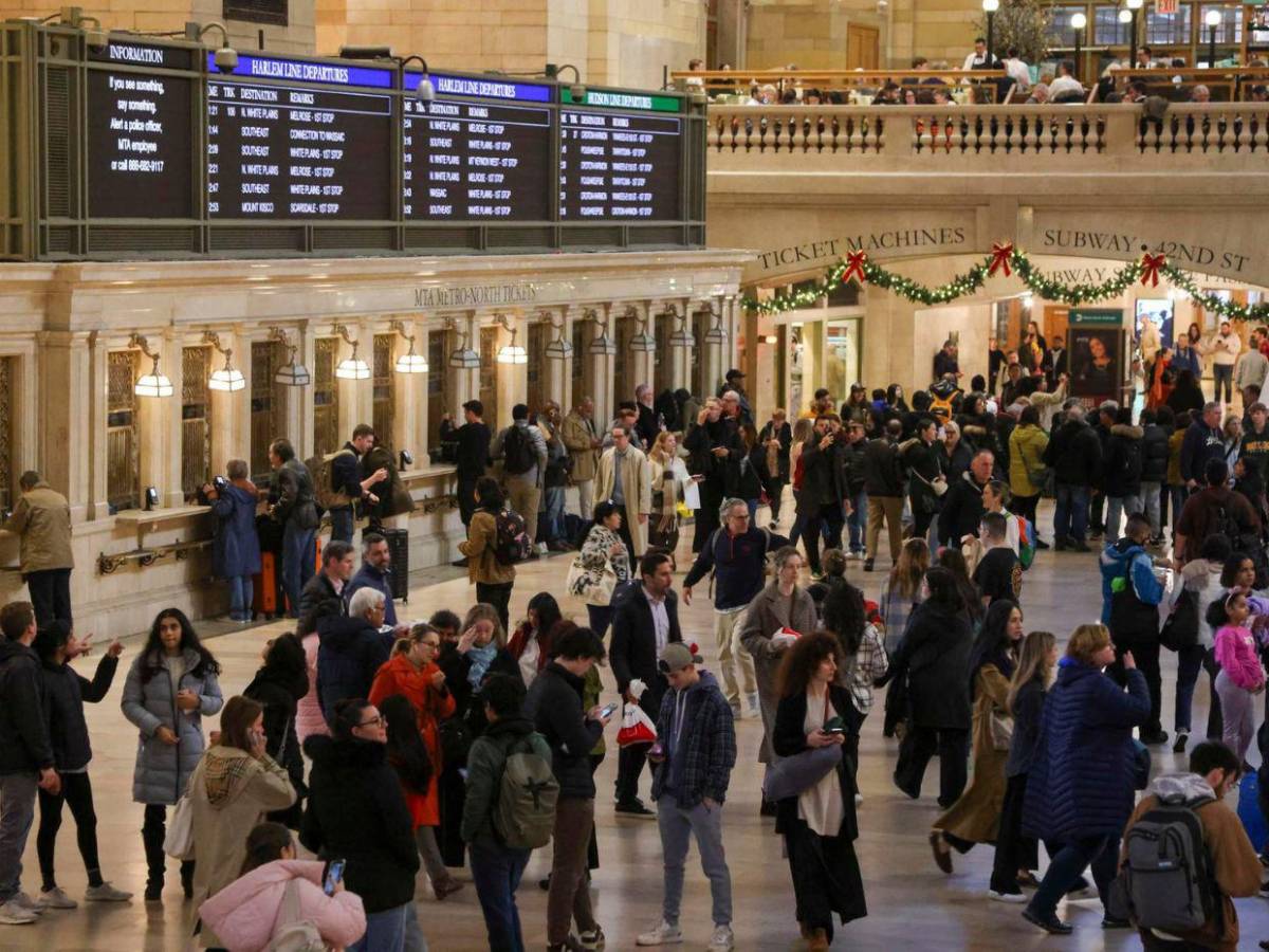 Por carretera o avión: comienzan viajes por Thanksgiving 2024