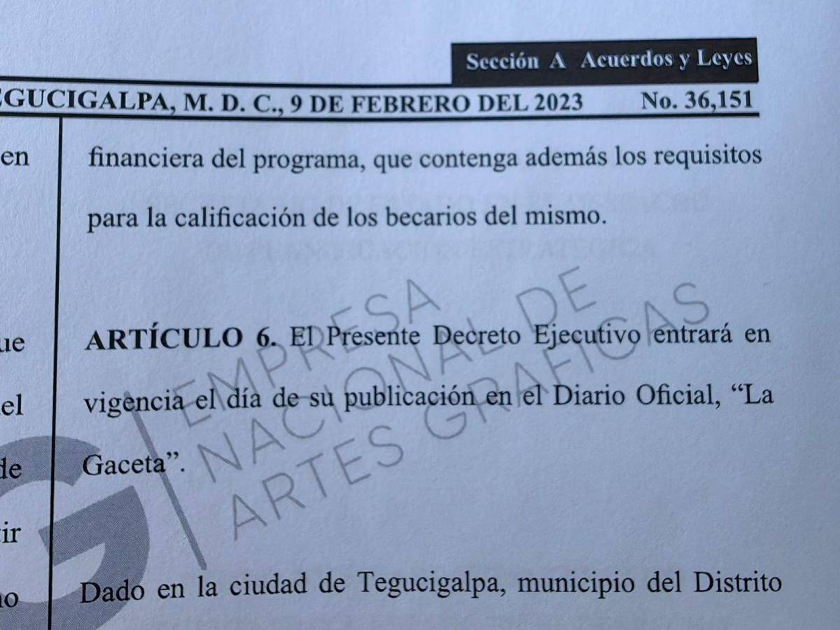 Gobierno pone fin a las Becas 20/20 mediante un PCM ¿Qué ocurrirá con los estudiantes?