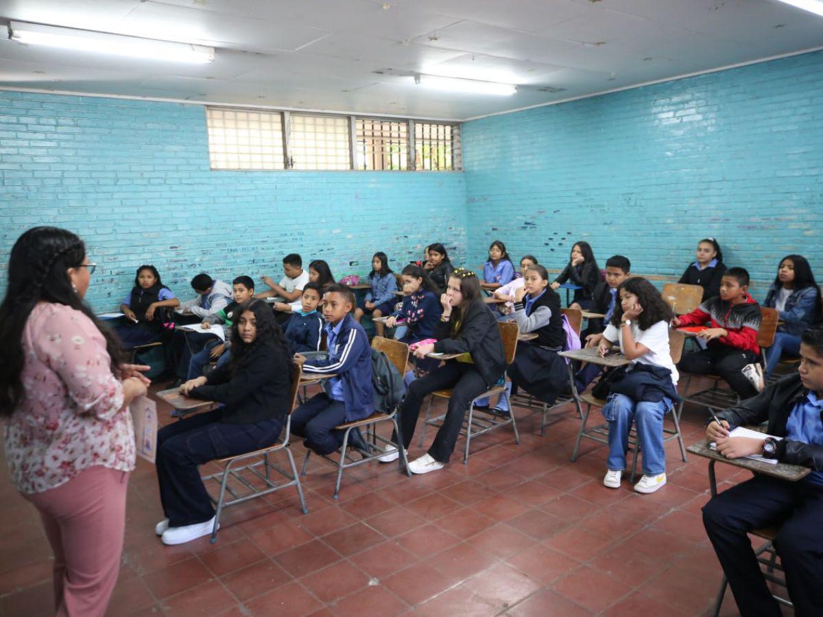 Autoridades de Educación mantienen regreso a clases este lunes