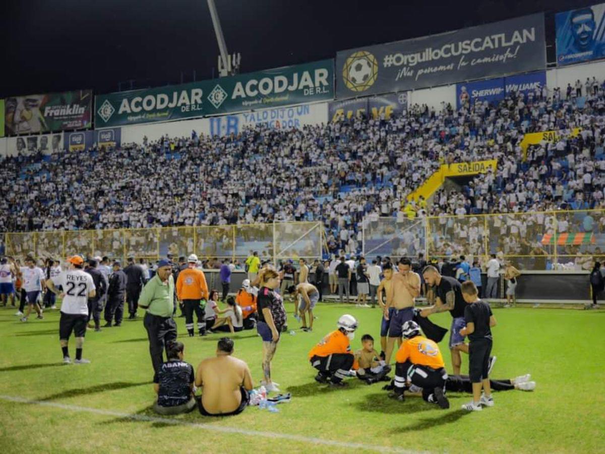 Tragedia en El Salvador: nueve personas muertas deja avalancha en el Estadio Cuscatlán