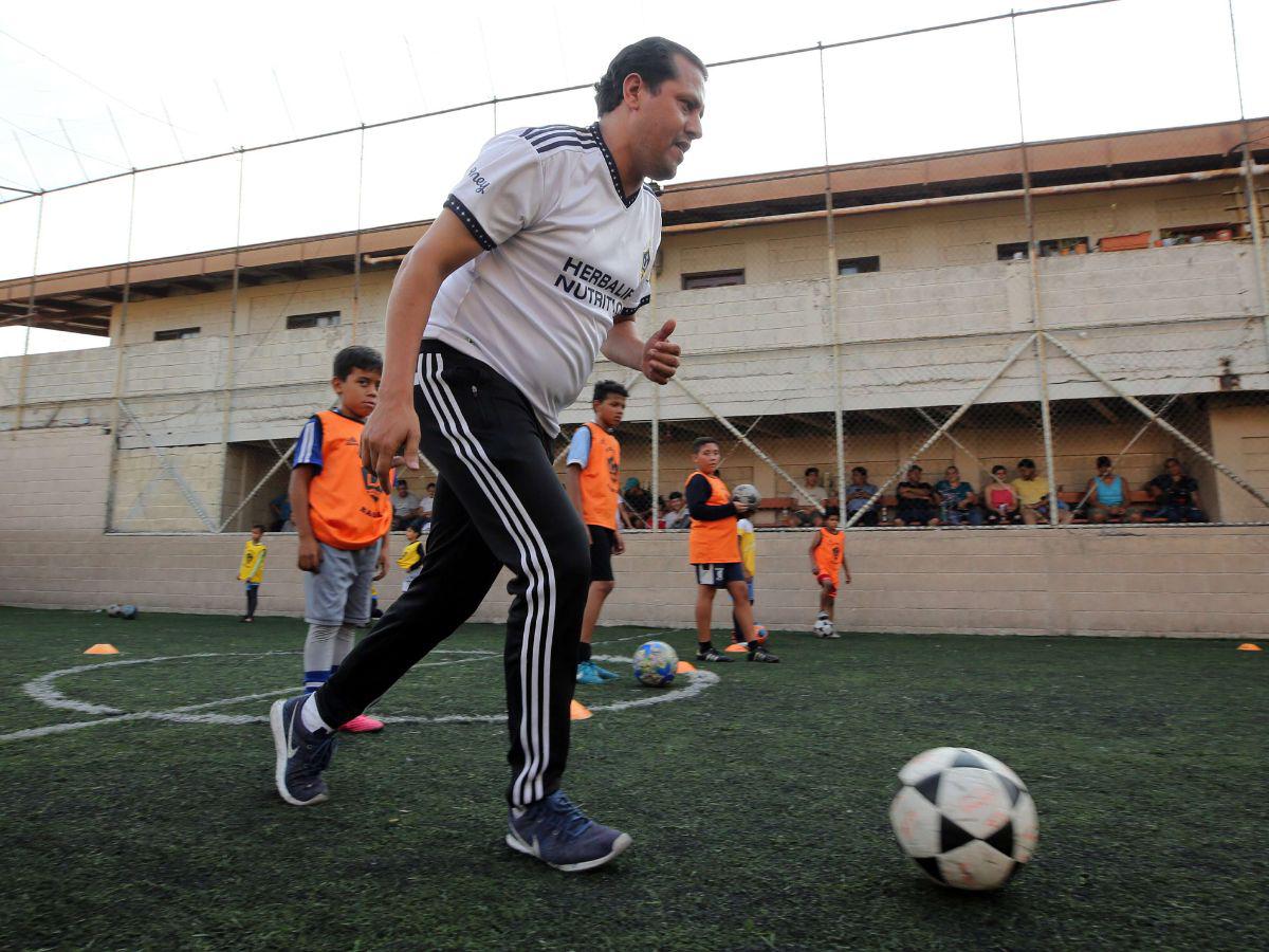 La pasión de Olvin Álvarez y su equipo de trabajo quedó demostrada durante la visita de EL HERALDO al entrenamiento de Galaxy Fuerzas Básicas.