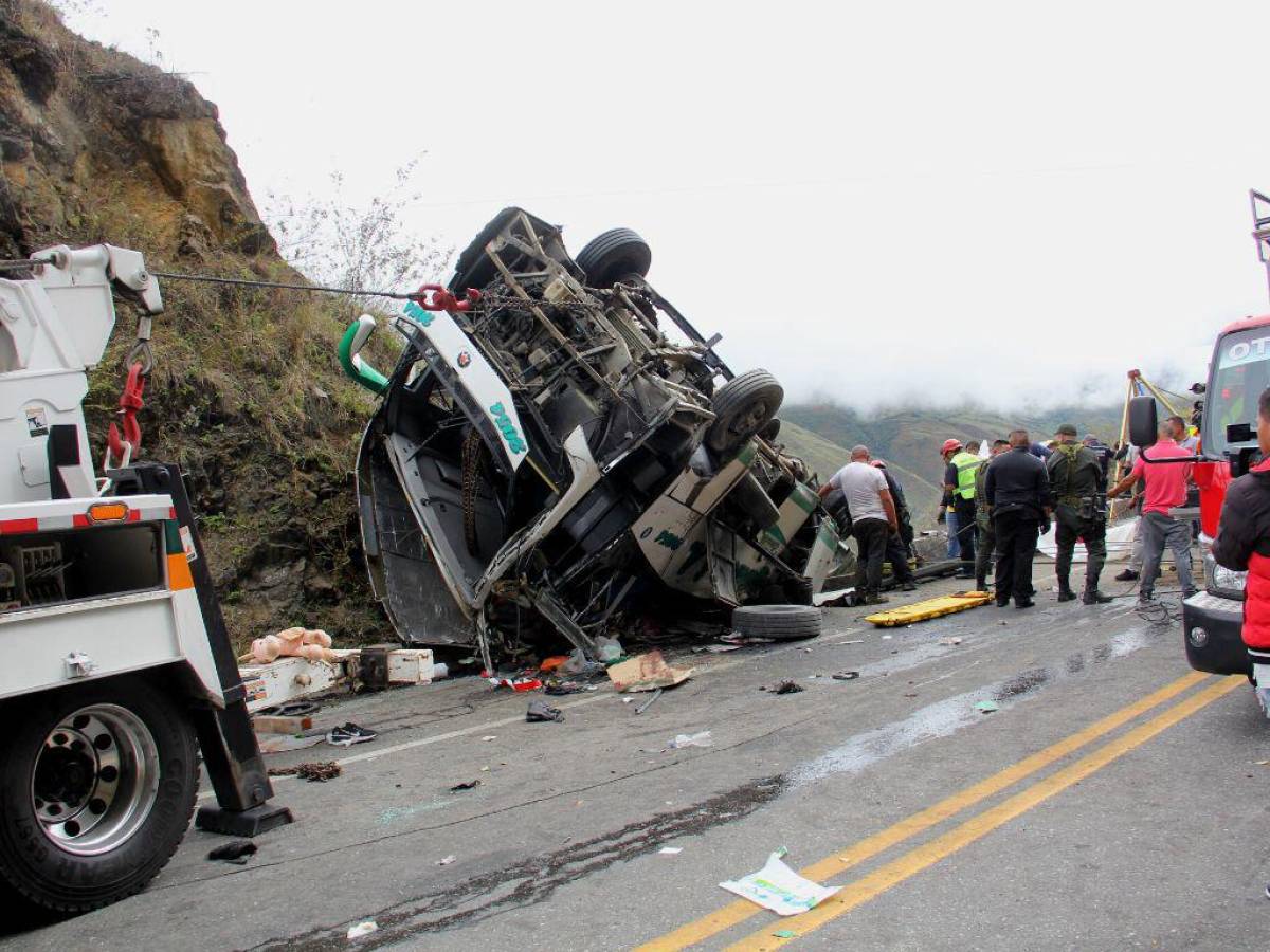 Veinte muertos y 15 heridos deja accidente de autobús en suroeste de Colombia