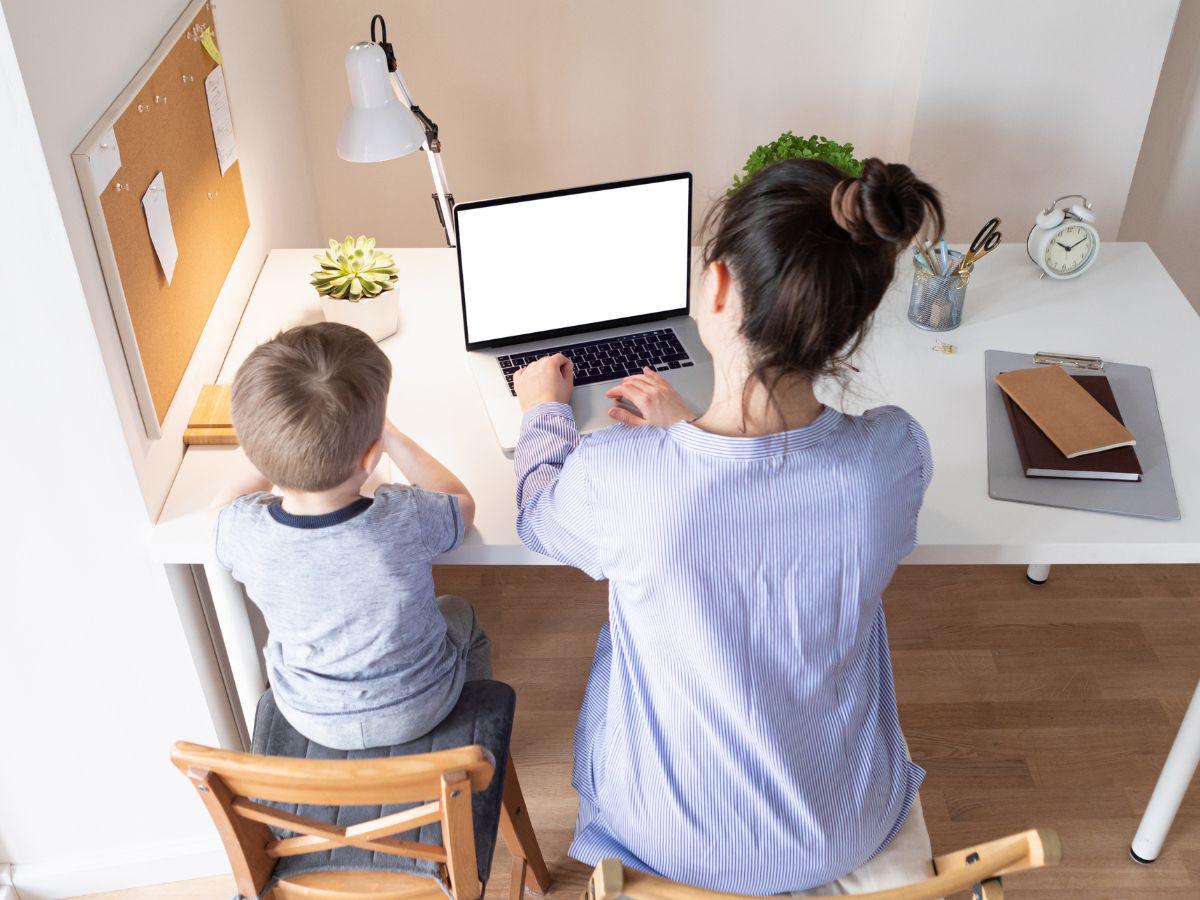 Los niños demandan la atención de sus padres sin ser conscientes de que están trabajando, aunque sea desde casa.