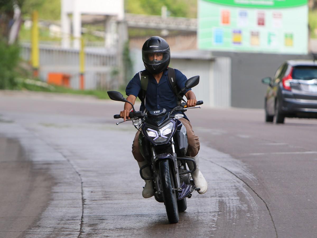 15 consejos para conducir seguro en moto que podrían salvarte la vida