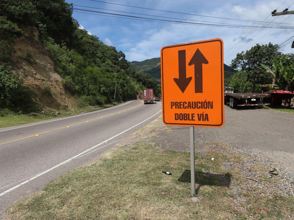 Hombre retrocede en su vehículo y atropella a su padre en Zambrano