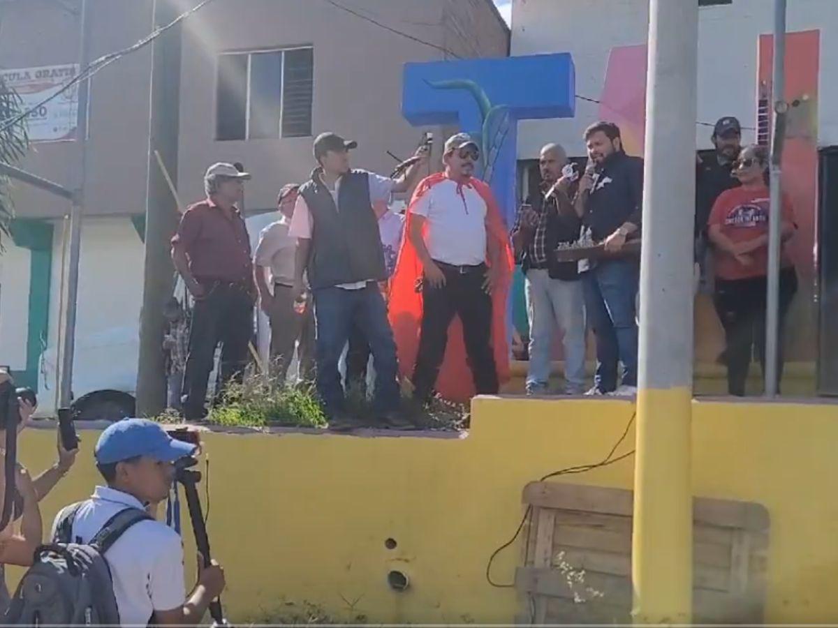 ¡Como un héroe! Así recibieron en Talanga a don Elías Valladares