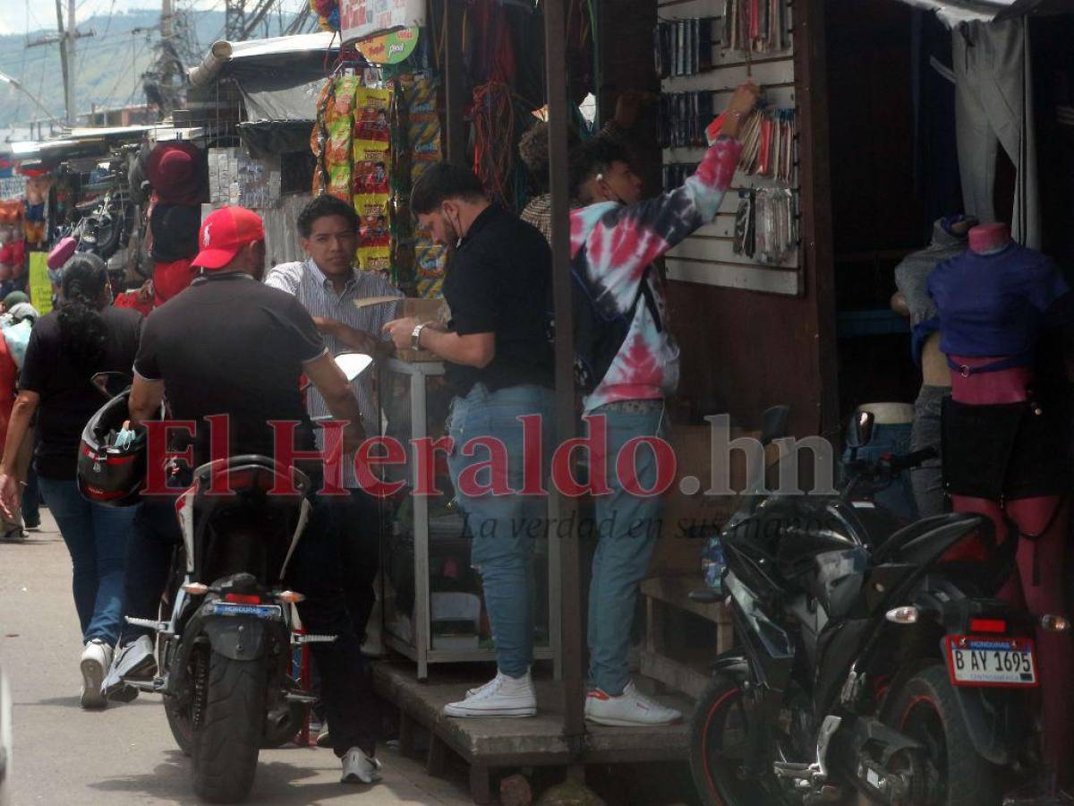 La actual administración edilicia no está brindando permisos para vendedores ambulantes.