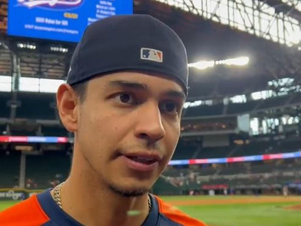 Con hit de Mauricio Dubón, Astros inician Serie Americana cayendo ante Rangers