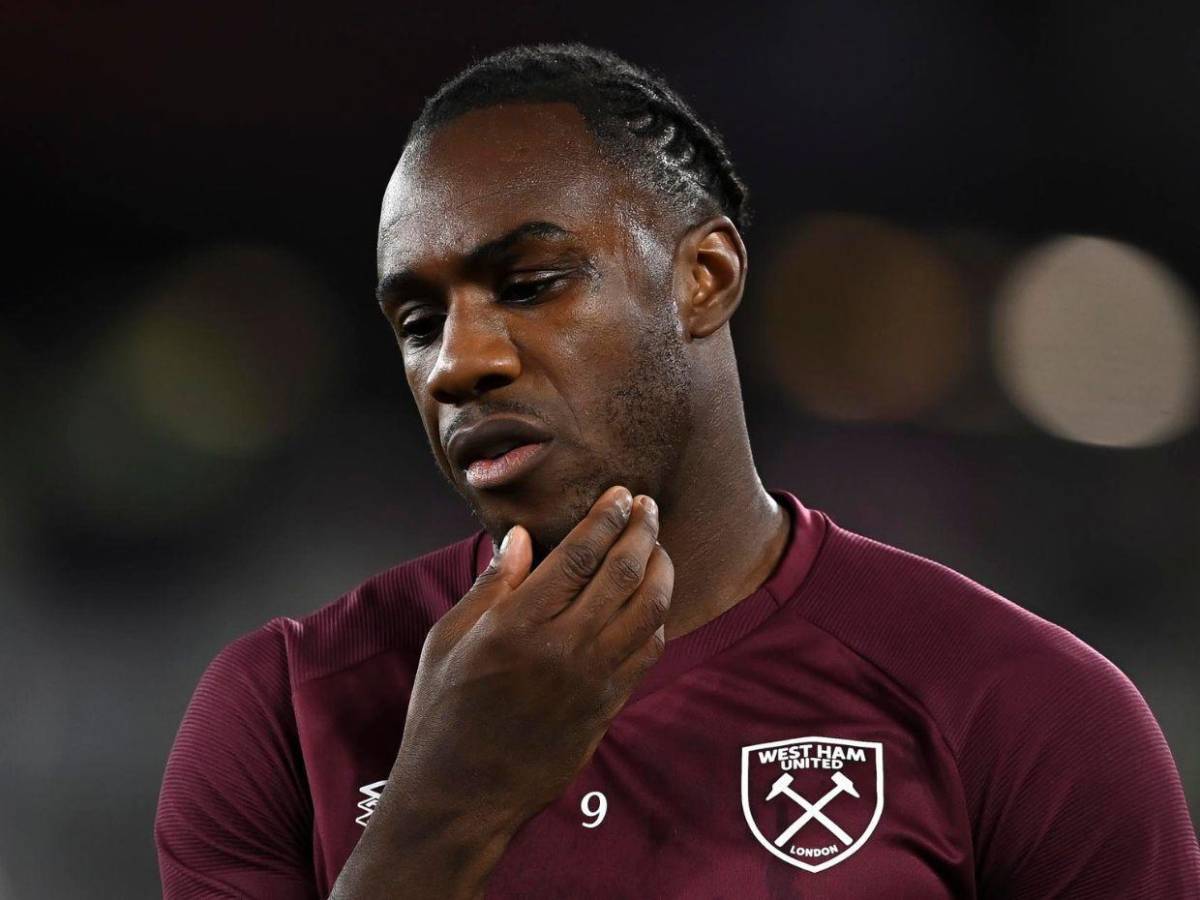 Totalmente destruido el auto en el que se accidentó Michail Antonio