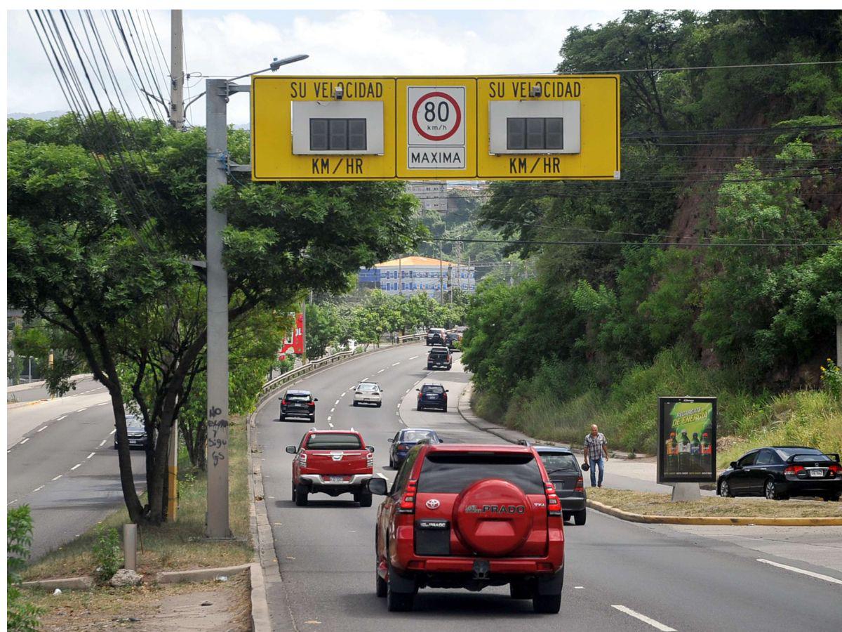 Faltan mecanismos que regulen el exceso de velocidad en la capital