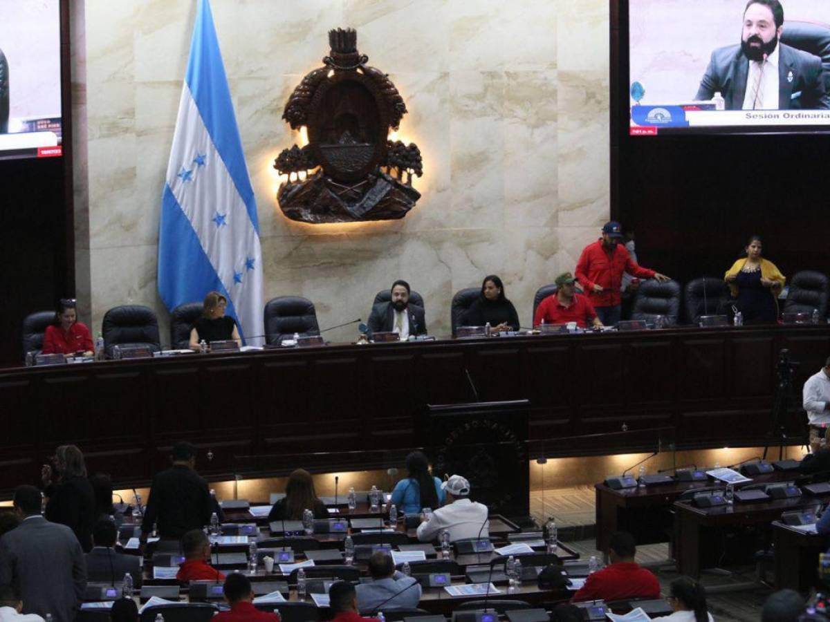 “Ley de escuchas” a discusión en su tercer y último debate en medio de controversia entre las bancadas