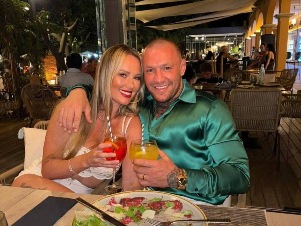 Dee Devlin, esposa de Conor McGregor, cuestiona a mujer que lo denunció