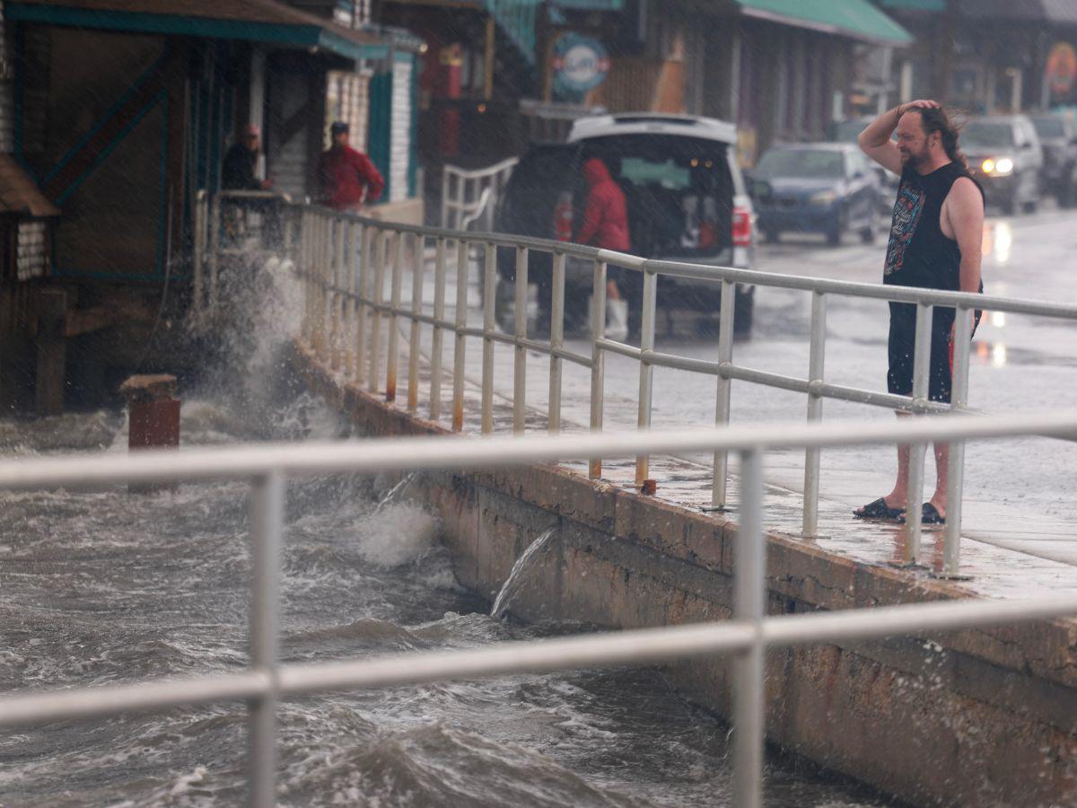 Tormenta Debby puede convertirse huracán y tocar tierra en Florida este domingo