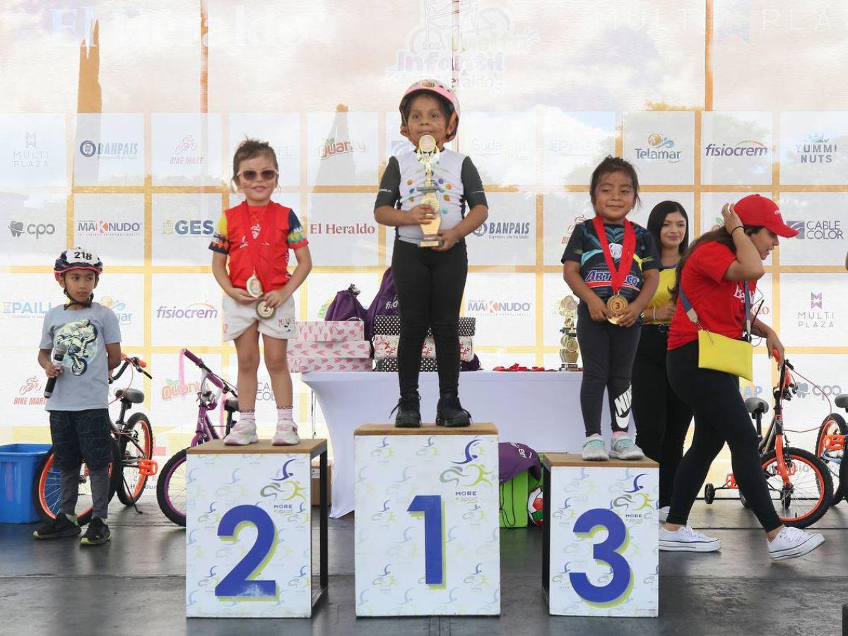 Momento de gloria: Así fue la entrega de premios a los ganadores de la Vuelta Ciclística Infantil 2024