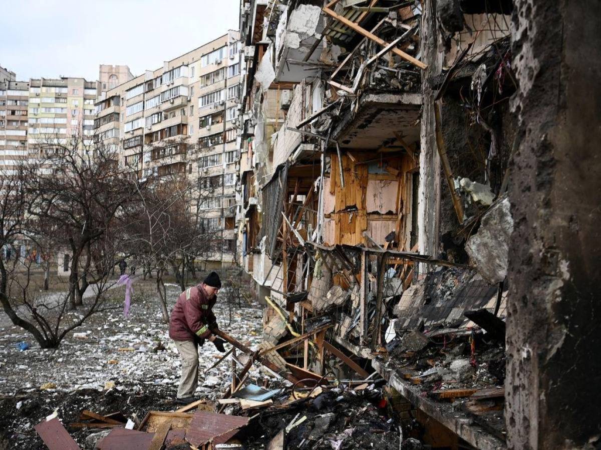 Tropas rusas atacan la capital ucraniana