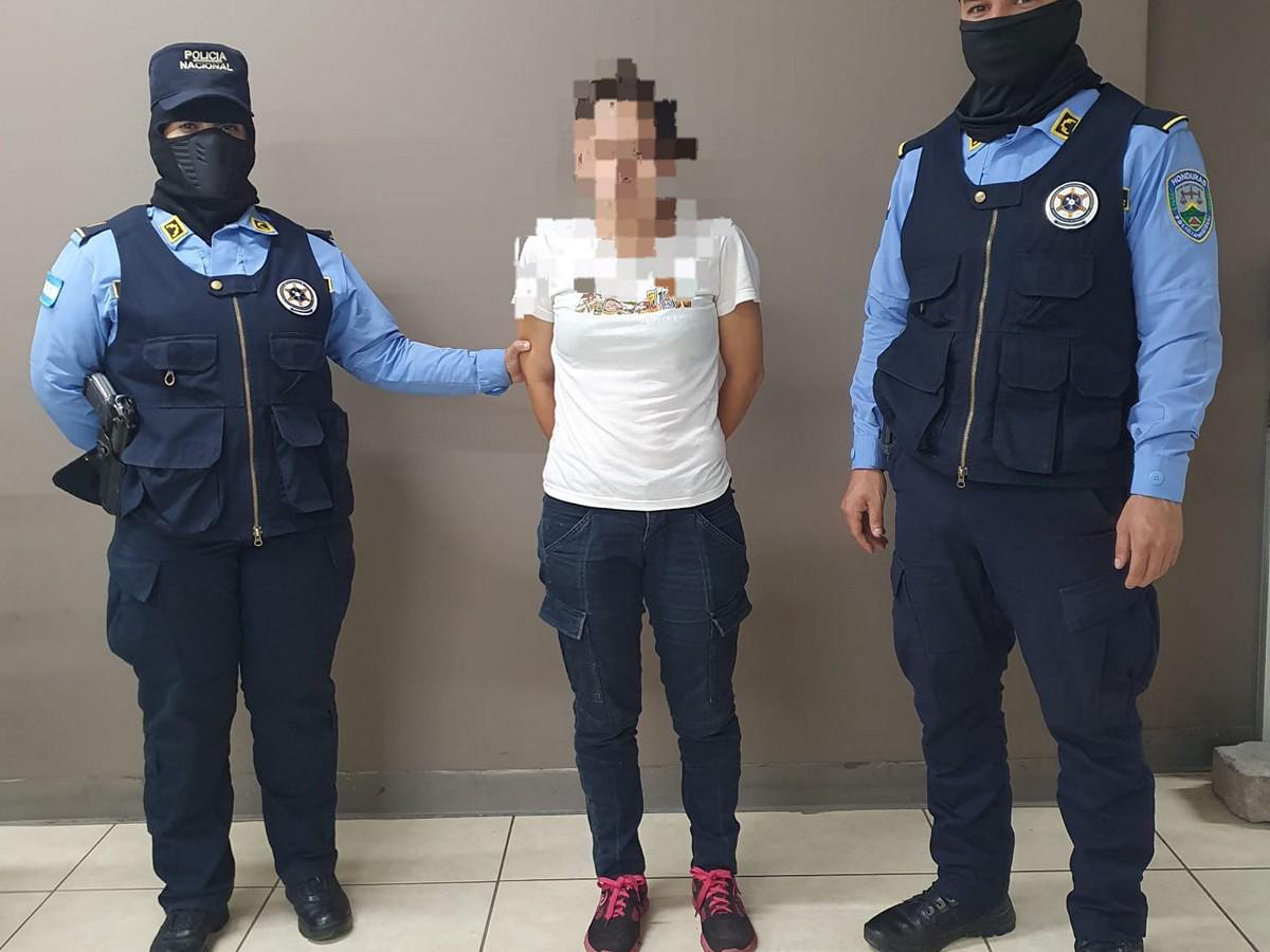 Capturan mujer que pretendía vender su hija, de 8 años, a red de prepagos en la capital