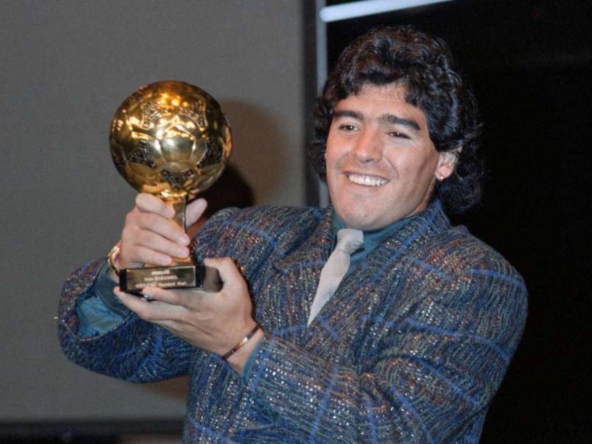 Aplazada la venta del Balón de Oro de Maradona por un litigio