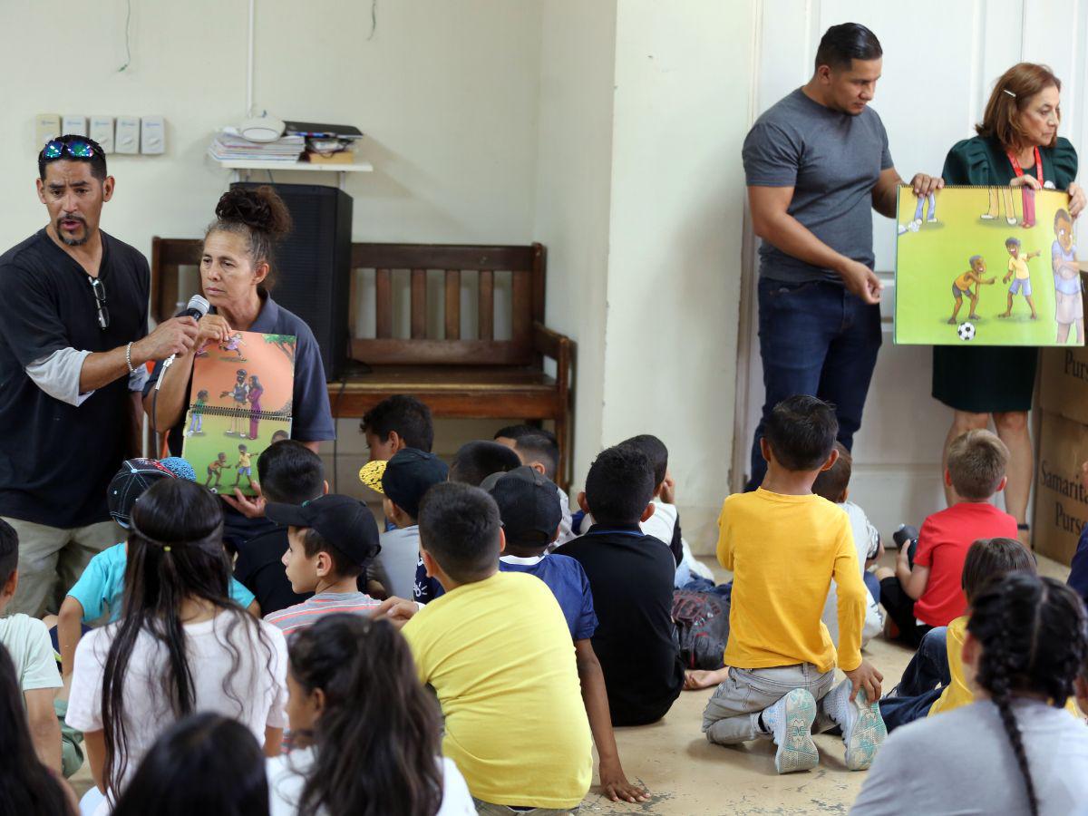 Miles de niños hondureños son beneficiados con cajitas humanitarias