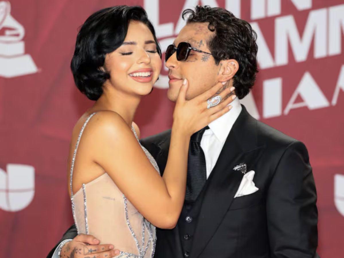 ¿Nodal, el rey del amor exprés? De Cazzu a Ángela Aguilar: su cambio de pareja en los Grammy