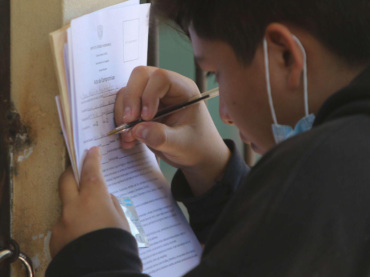 Educación busca una matrícula de 2.3 millones de alumnos.