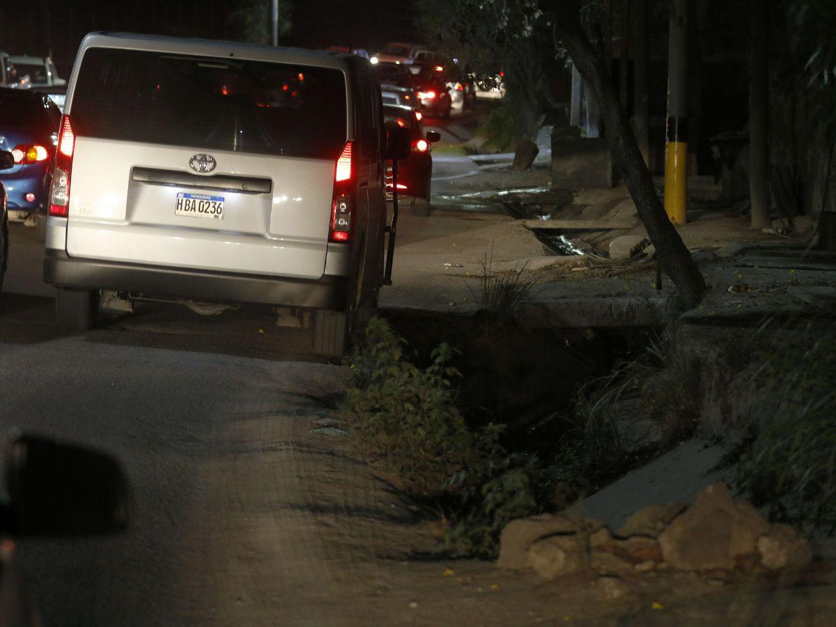 En la ciudad hay una deficiente infraestructura vial, con calles deteriorados y mal acondicionadas.