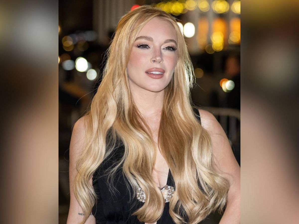 Lindsay Lohan deslumbra luciendo más joven en el estreno de “Our Little Secret”