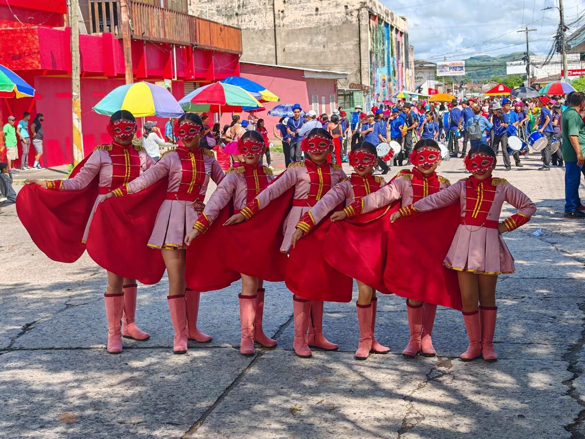 Choluteca celebra su 179 aniversario con colorido desfile y carrozas