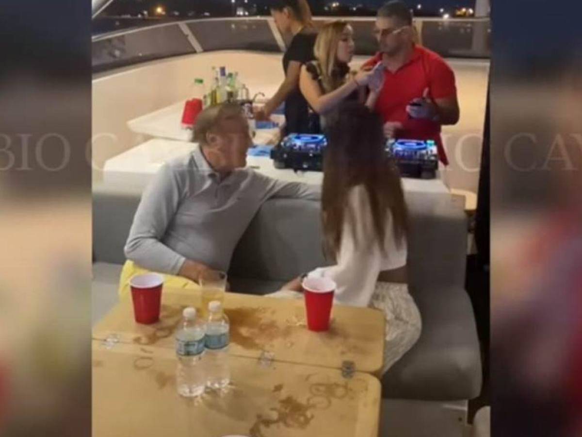 Video del millonario político colombiano Rodolfo Hernández de fiesta con mujeres jóvenes en un yate genera controversia