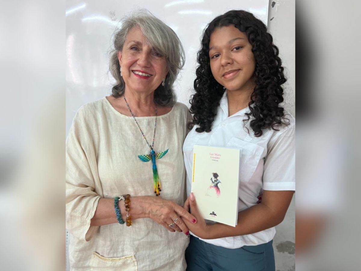 La escritora colombiana compartió con estudiantes de La Paz.