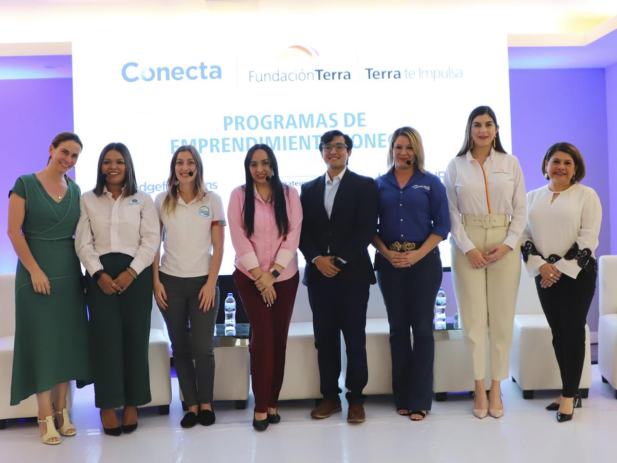 Representantes de las empresas involucradas realizaron la invitación oficial a que se inscriban en los cinco programas de Incubación.