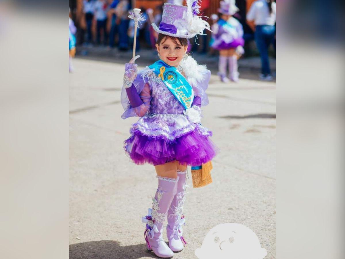 Rocío, la pequeña que venció el cáncer y ahora desfila de palillona en Danlí