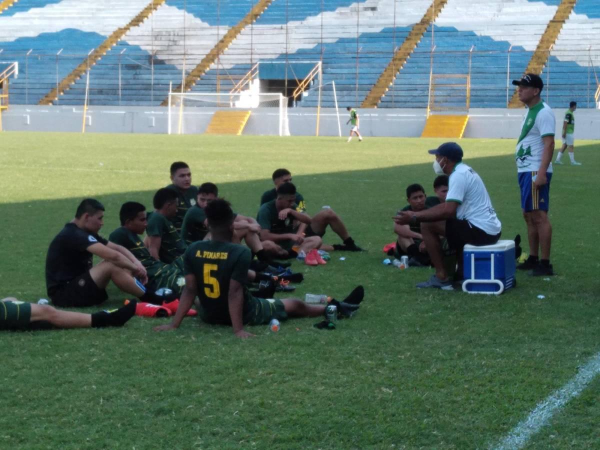 Mario “Pescado” Rodríguez se gradúa de la universidad luego de haber dejado el fútbol