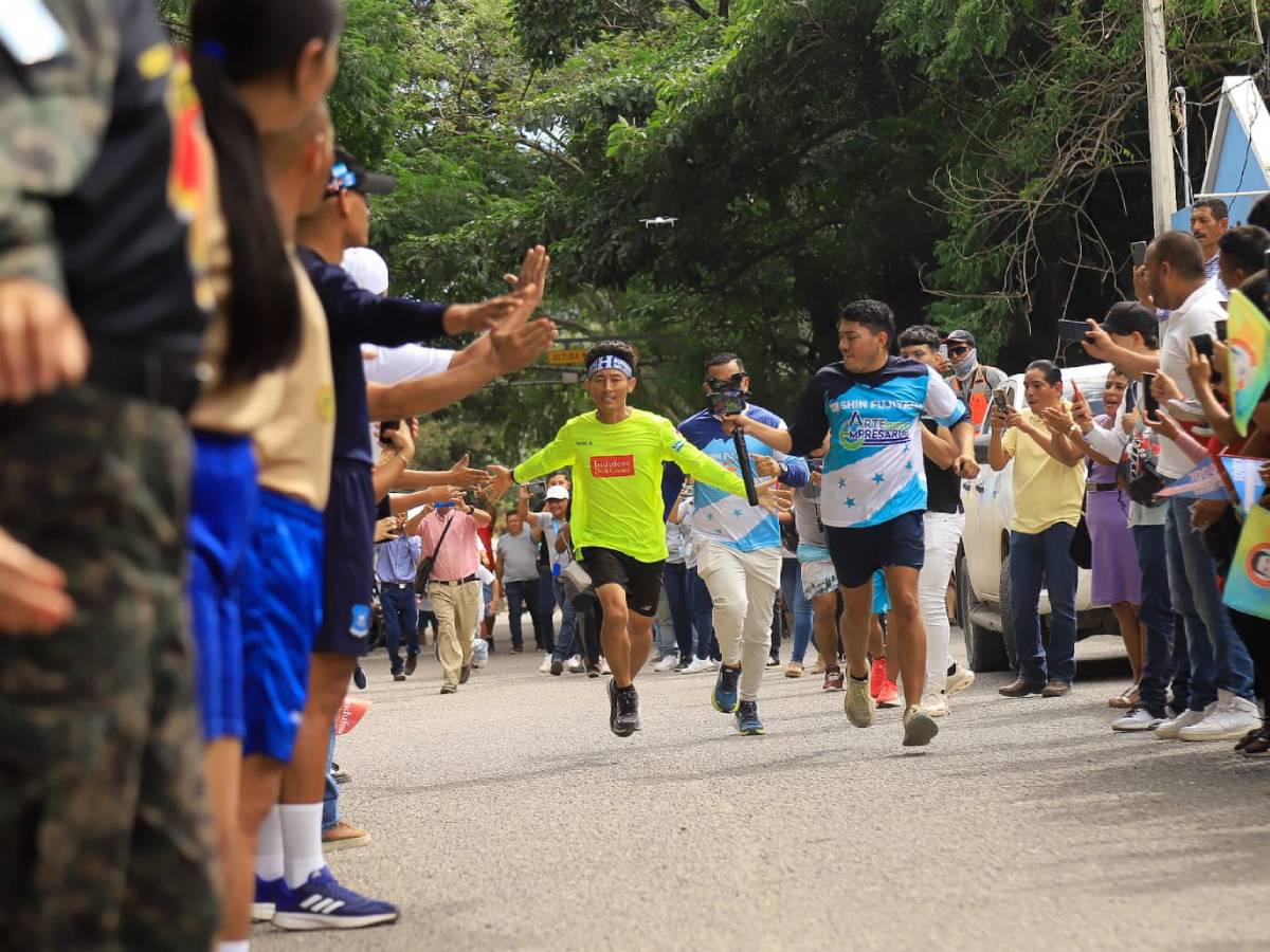 ¡Recibido como un héroe! Shin Fujiyama llega a Honduras tras recorrer 3,000 kilómetros