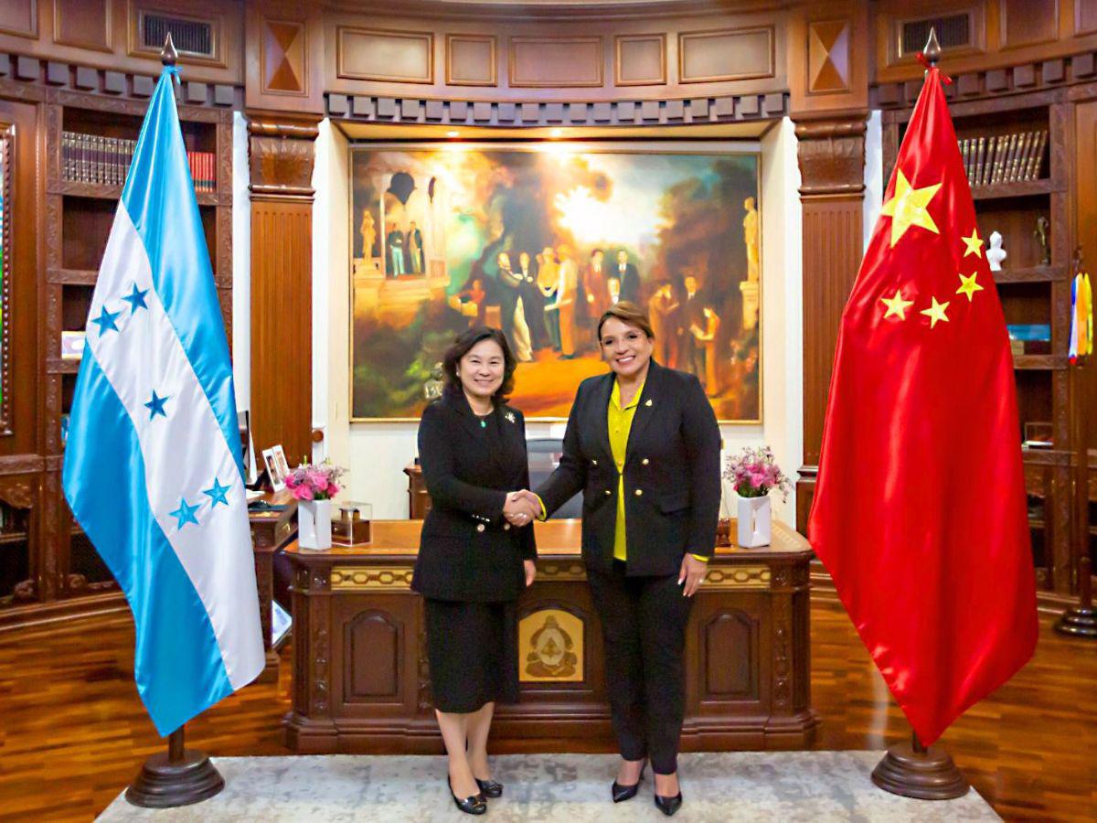 Xiomara Castro se reúne con viceministra de Relaciones Exteriores de China