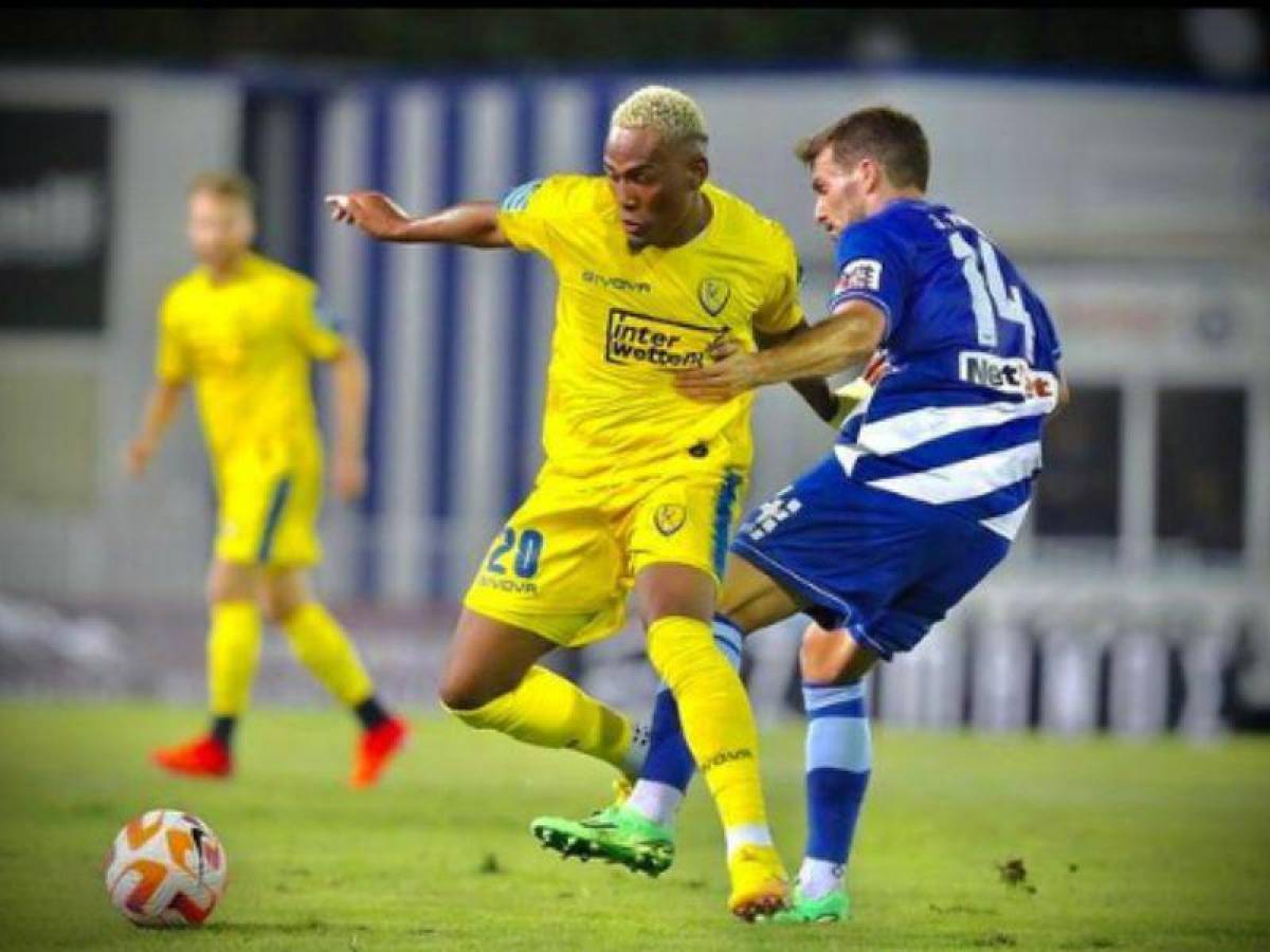 Hondureño Deiby Flores se luce con doblete en el fútbol de Grecia