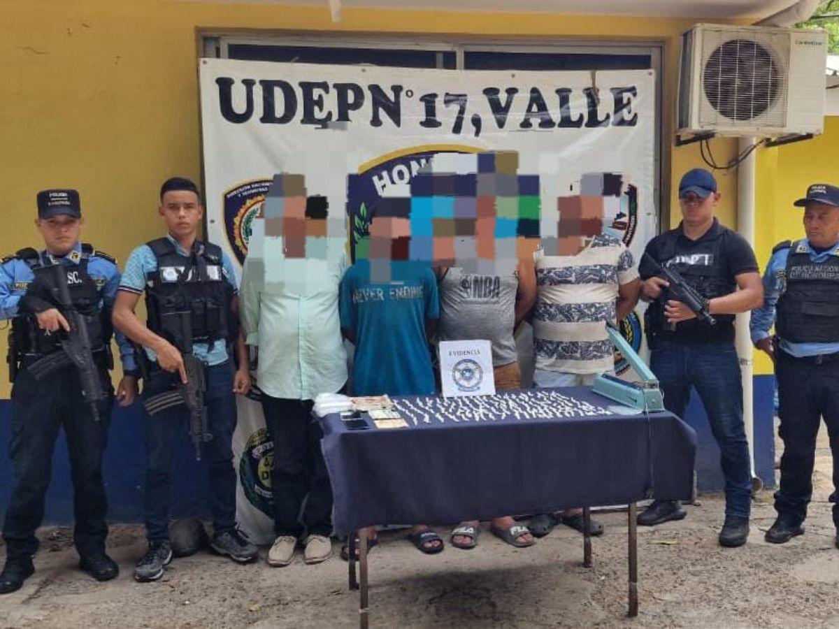 Capturan a miembros de banda “Lagarto de Oro” dedicada a traficar drogas en Nacaome