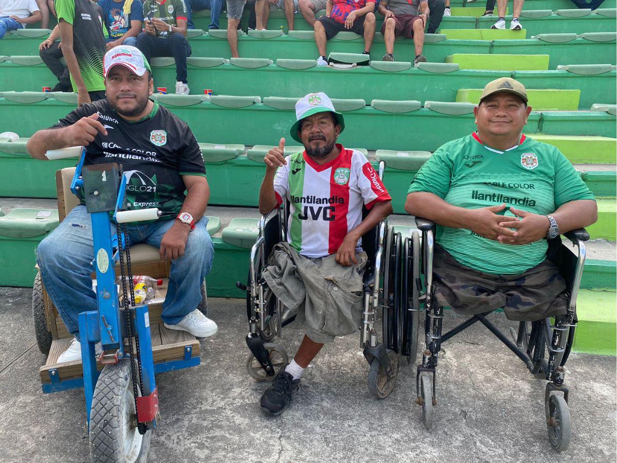 Tres fanáticos del Marathón demuestran amor al equipo más allá de sus limitaciones