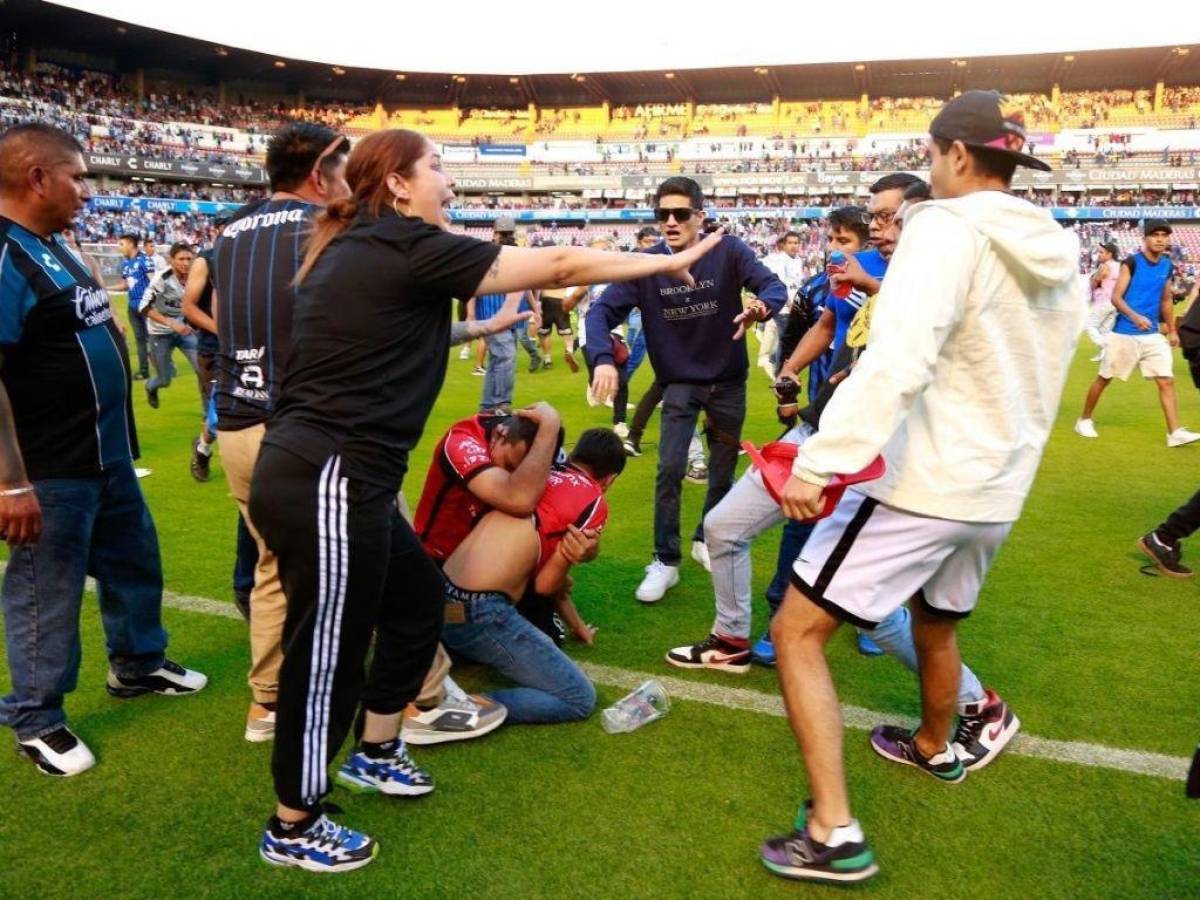 Suman 26 heridos por violencia en partido de fútbol de México