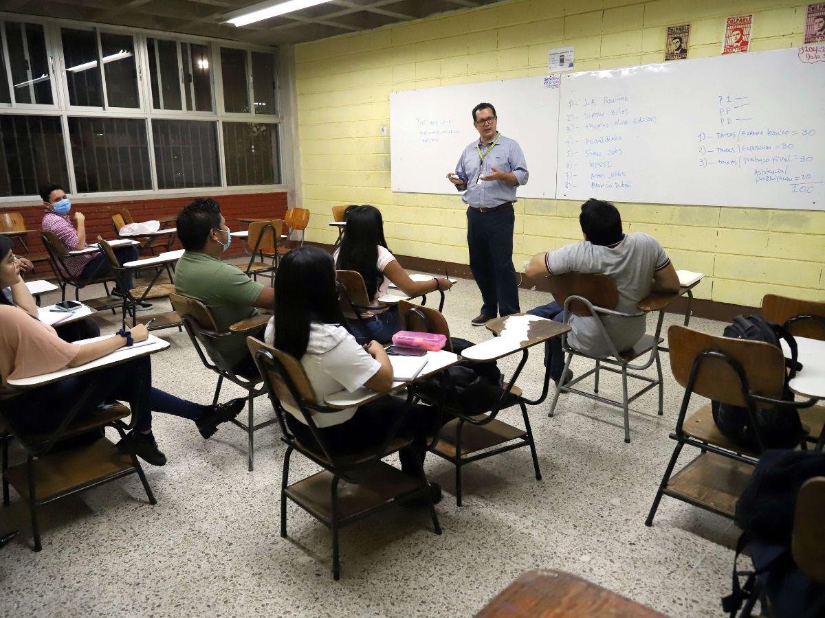 Los estudiantes de la jornada nocturna demandan más seguridad tanto dentro del campus de Ciudad Universitaria como afuera de ella.