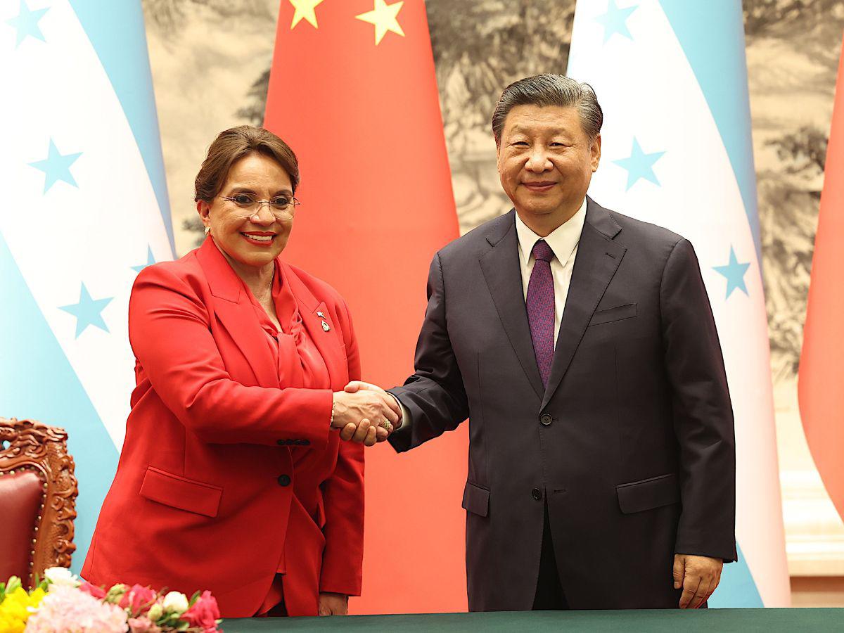 Presidenta Xiomara Castro se reúne con su homólogo de China, Xi Jinping