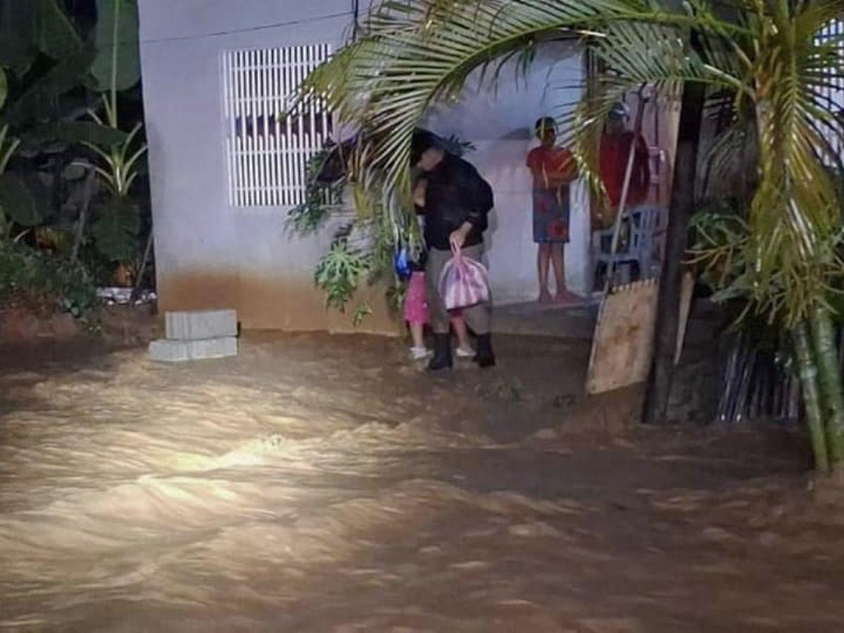 Familias evacuadas y supermercados colapsados: emergencia en Honduras por Sara