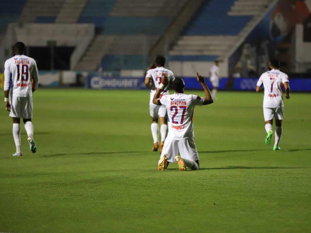 Jerry Bengtson continúa a la caza del récord de Wilmer Velásquez en Liga Nacional.